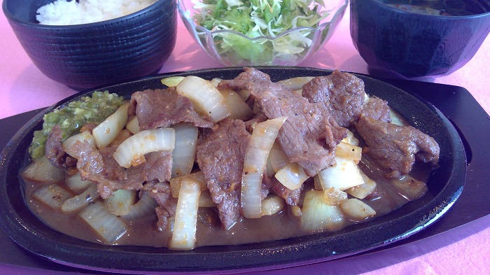 牛リブロース鉄板焼きの写真